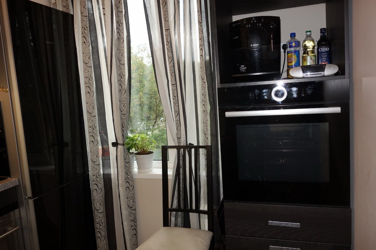 Пенал для микроволновки на кухню