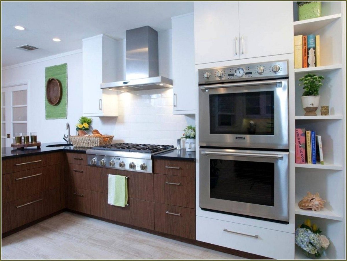 Шкаф со встроенной микроволновкой