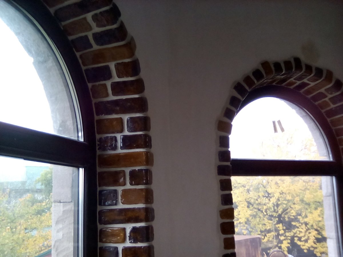 Отделка дверного проема декоративным камнем