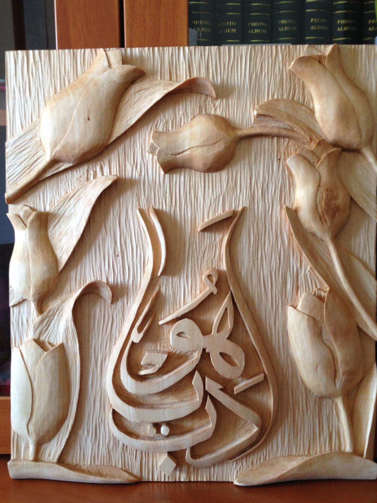 Глухая рельефная резьба по дереву