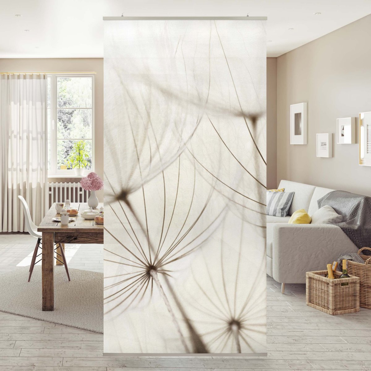 Разделение комнаты дверьми купе на 2 зоны спальня и гостиная