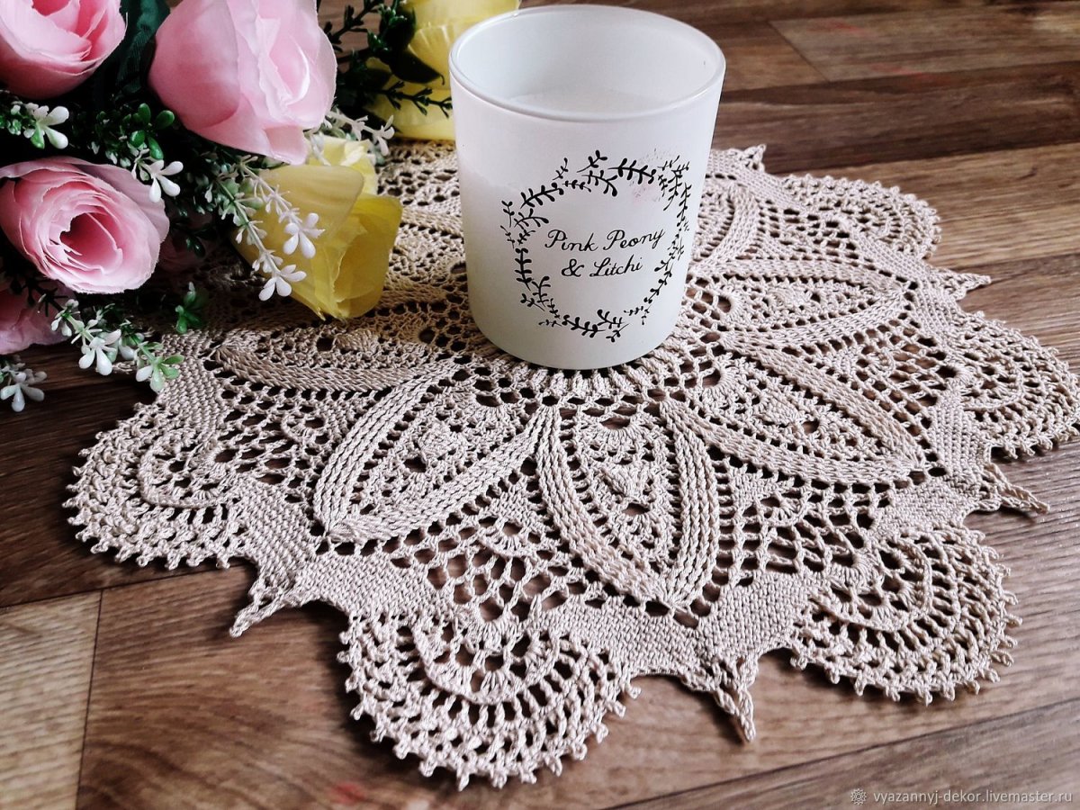 Вязаное панно на стену