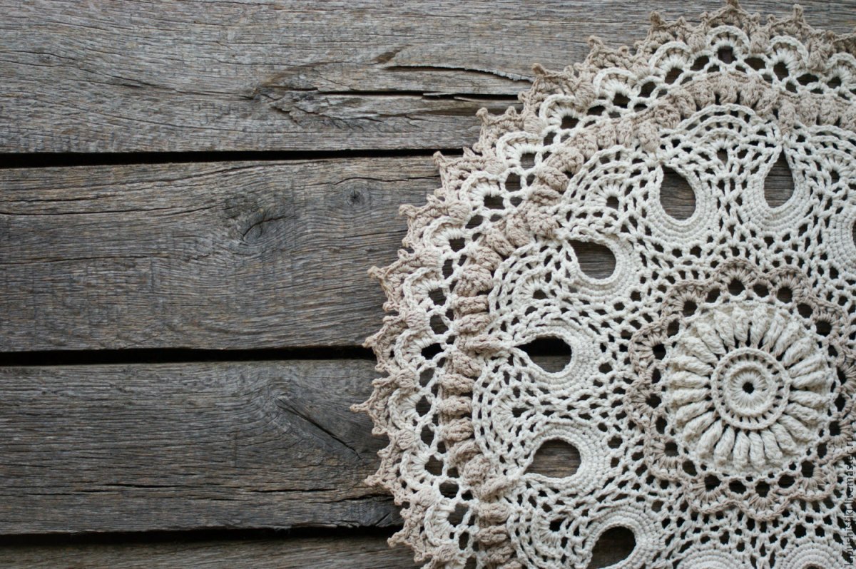 Вязанные салфетки в интерьере