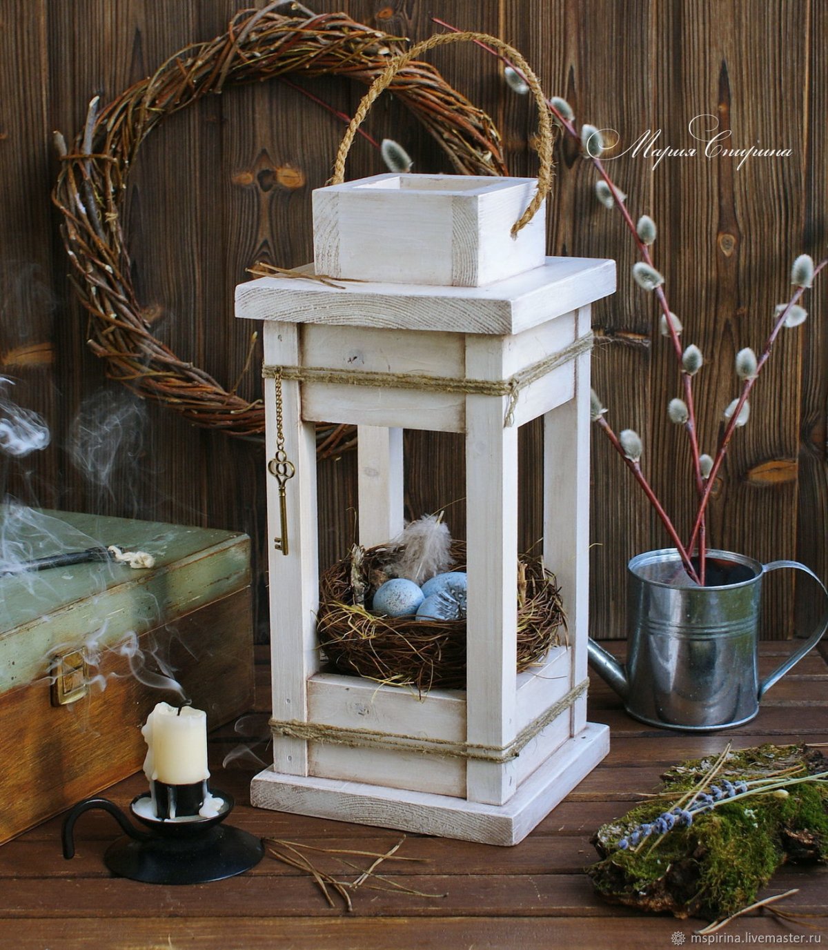 Фонарик из дерева