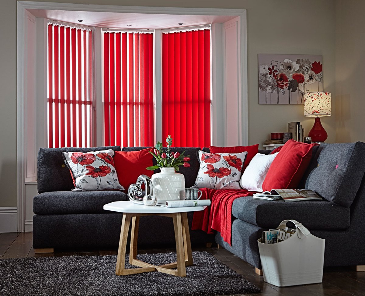 Яркие жалюзи в интерьере
