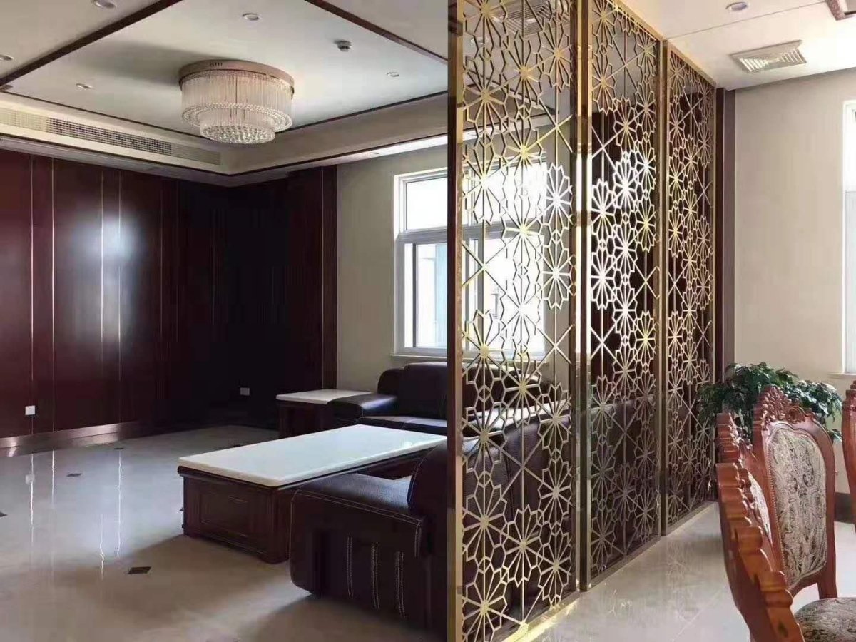Декоративные перегородки для зонирования из металла