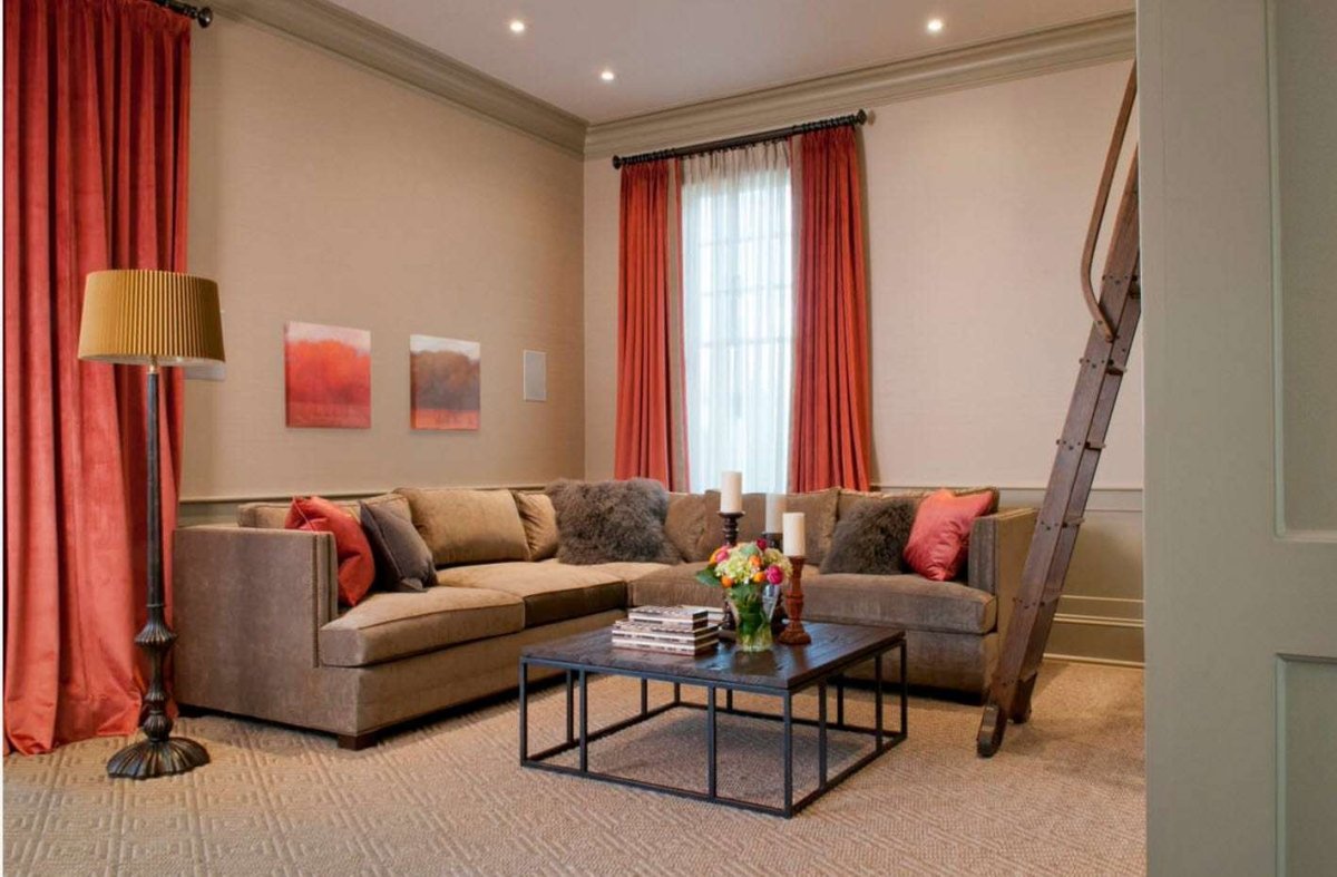 Шторы для комнаты с бежевыми обоями фото