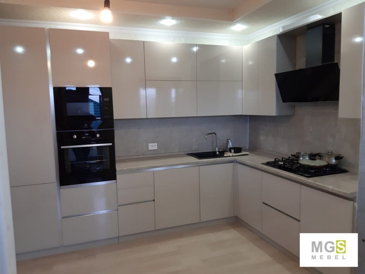 Кухня пластик белый глянец