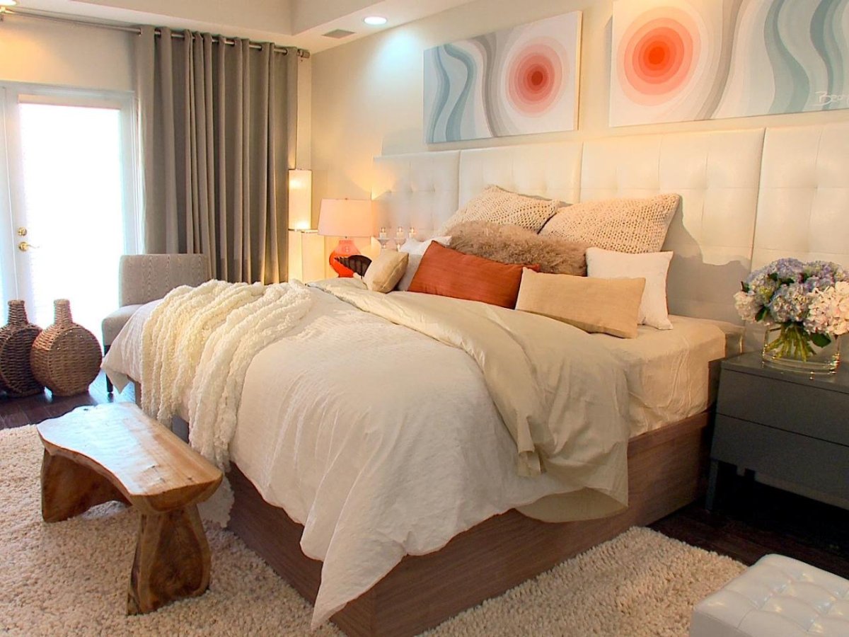 Сара Ричардсон изголовье кровати