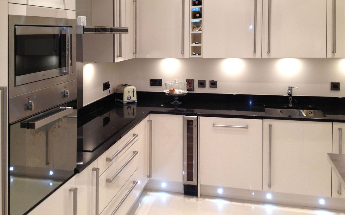 Современные кухни угловые