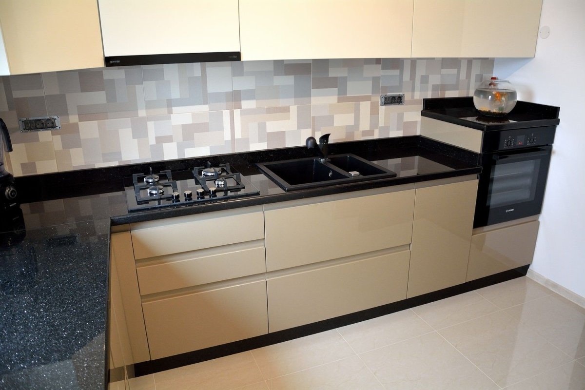 Угловые кухни бежевого цвета