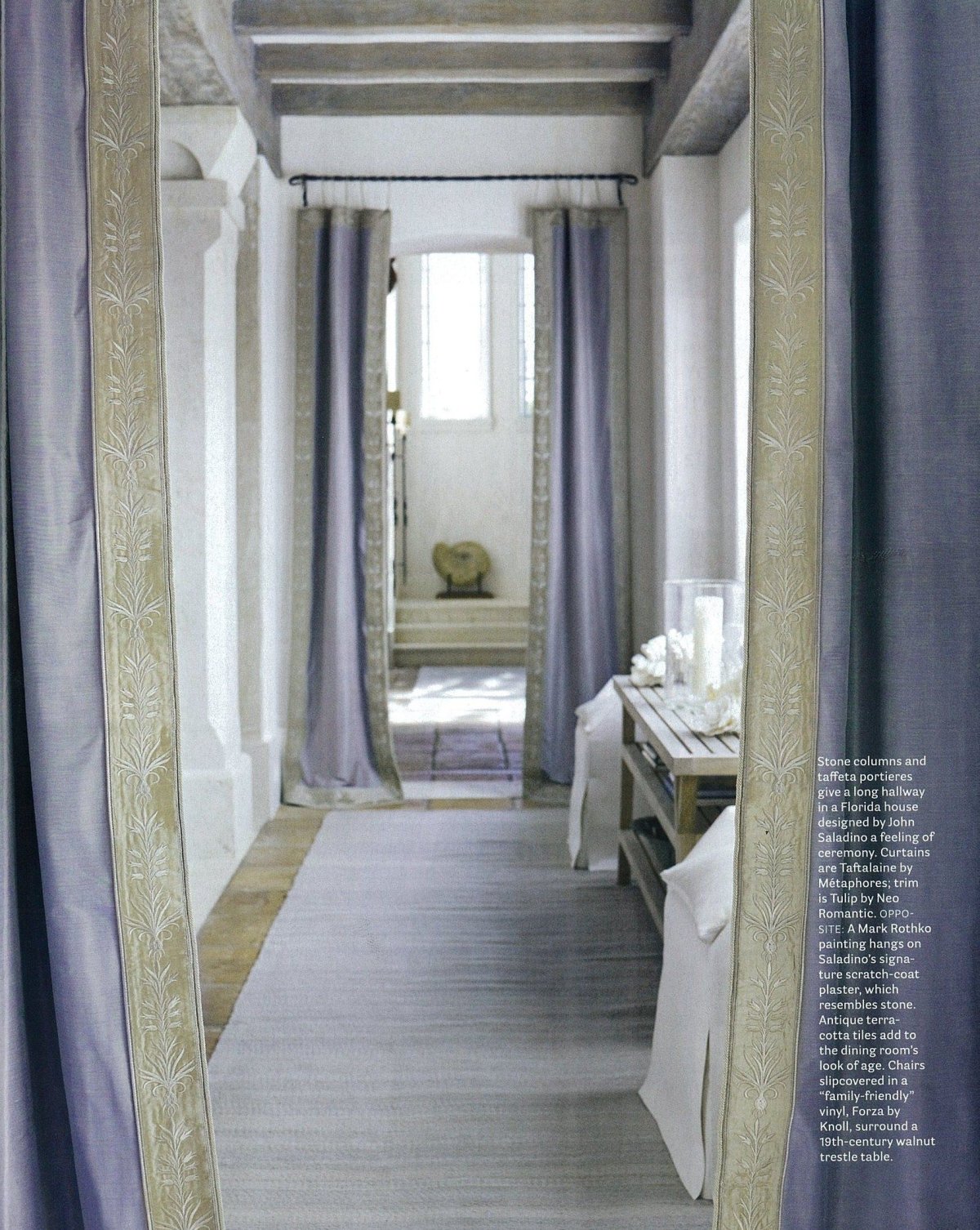 Небесно синий цвет в интерьере