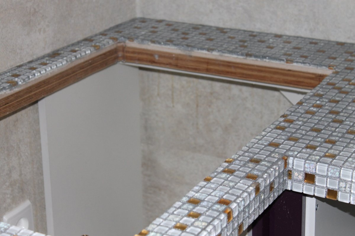 Столешница из мозаики на кухне