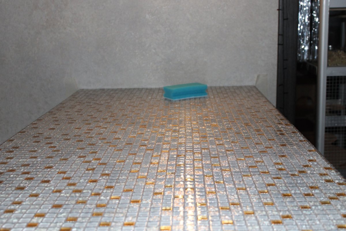 Укладка мозаики на столешницу