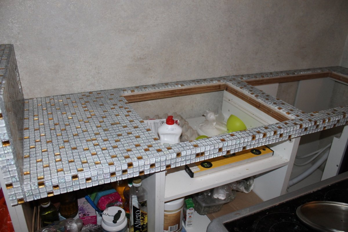 Как самому сделать столешницу для кухни своими руками из мозаики