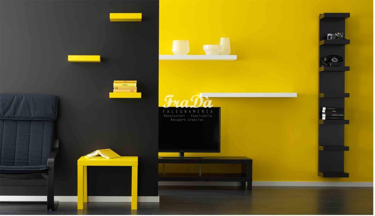 Черные полки в интерьере