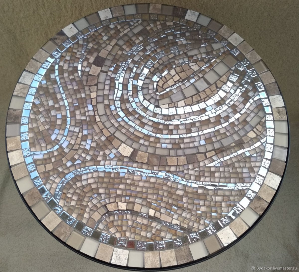 Столешница облицованная плиткой