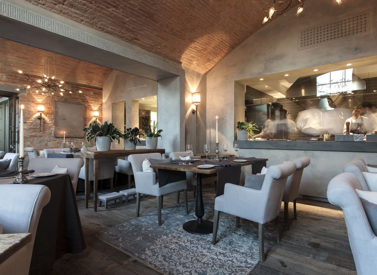 Красивый ресторан