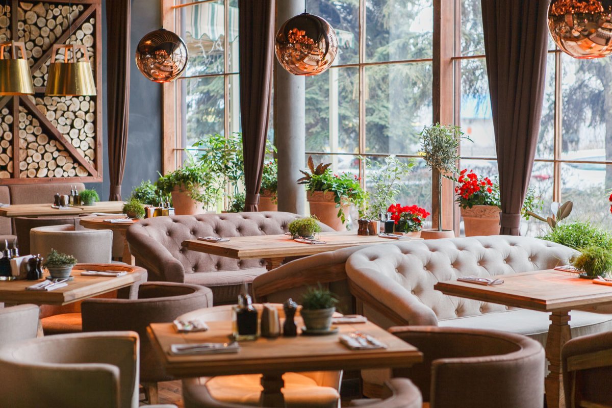 Уютный ресторан интерьер