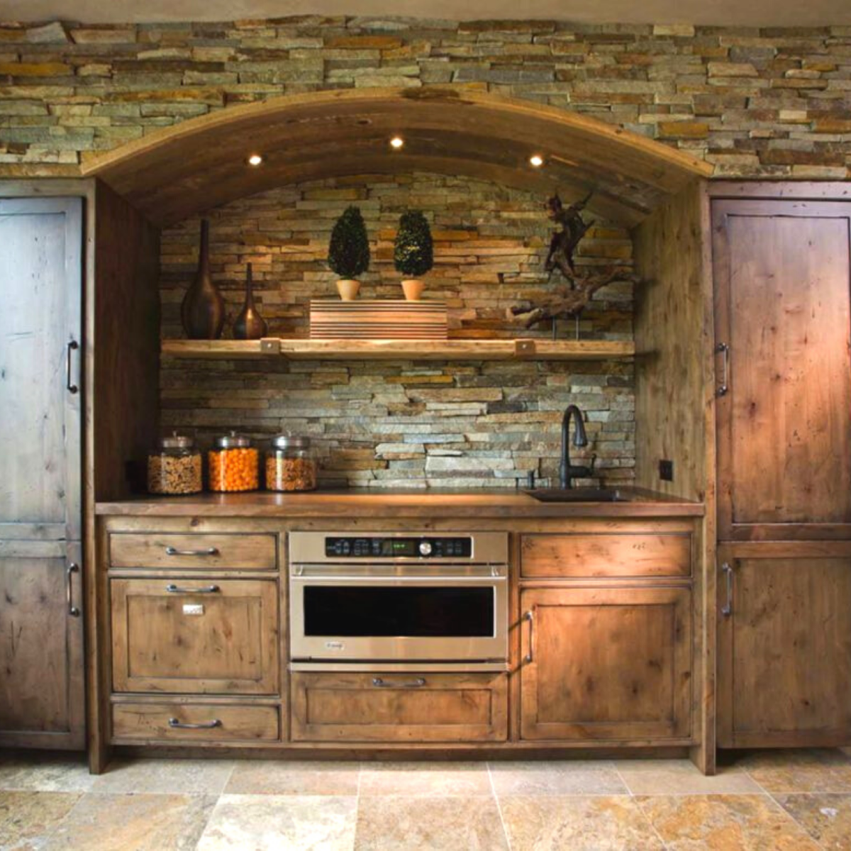 Прихожая из дерева под старину