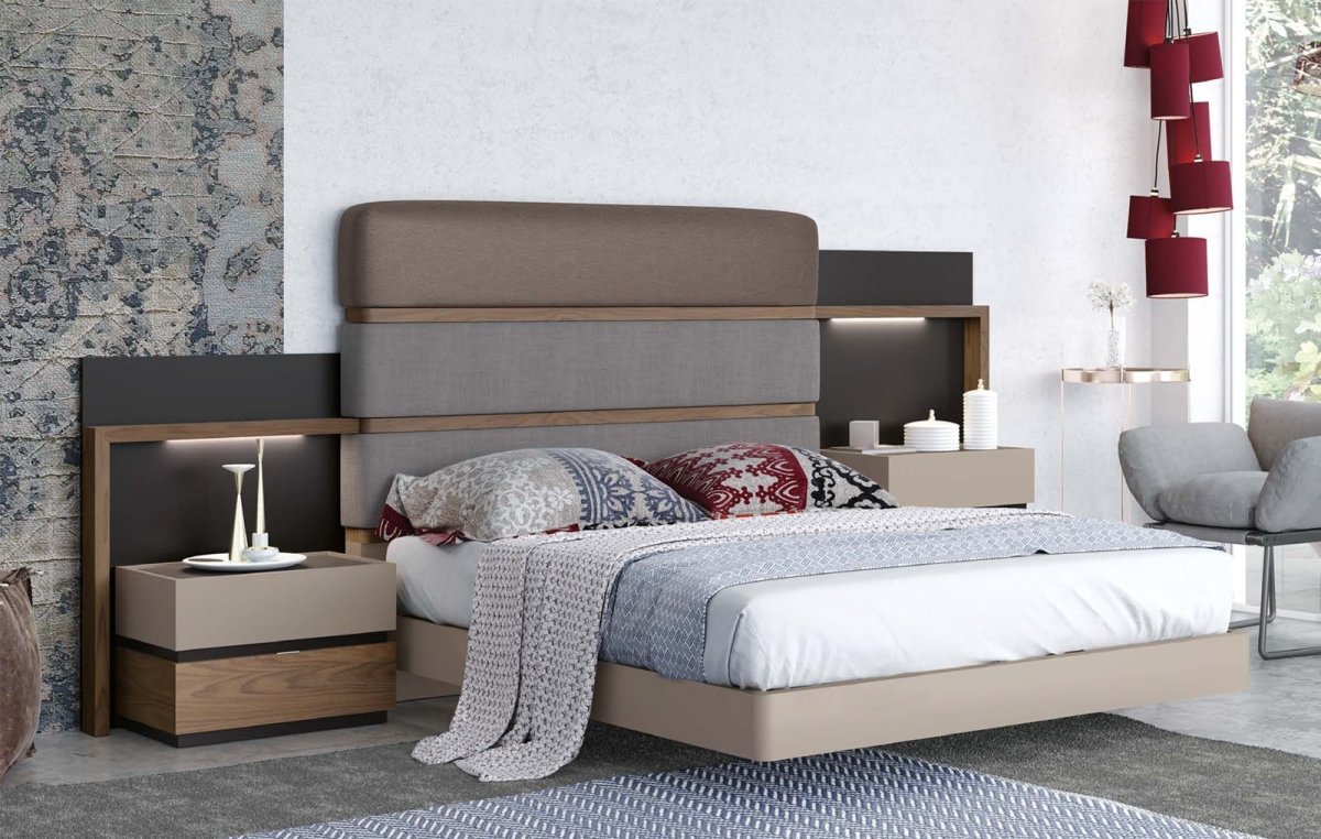 Кровать с навесными тумбочками