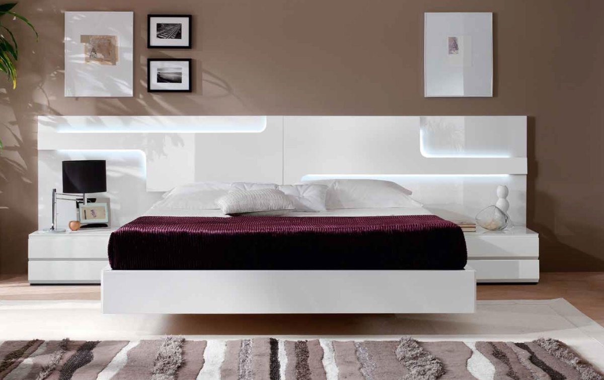 Кровать с навесными тумбами