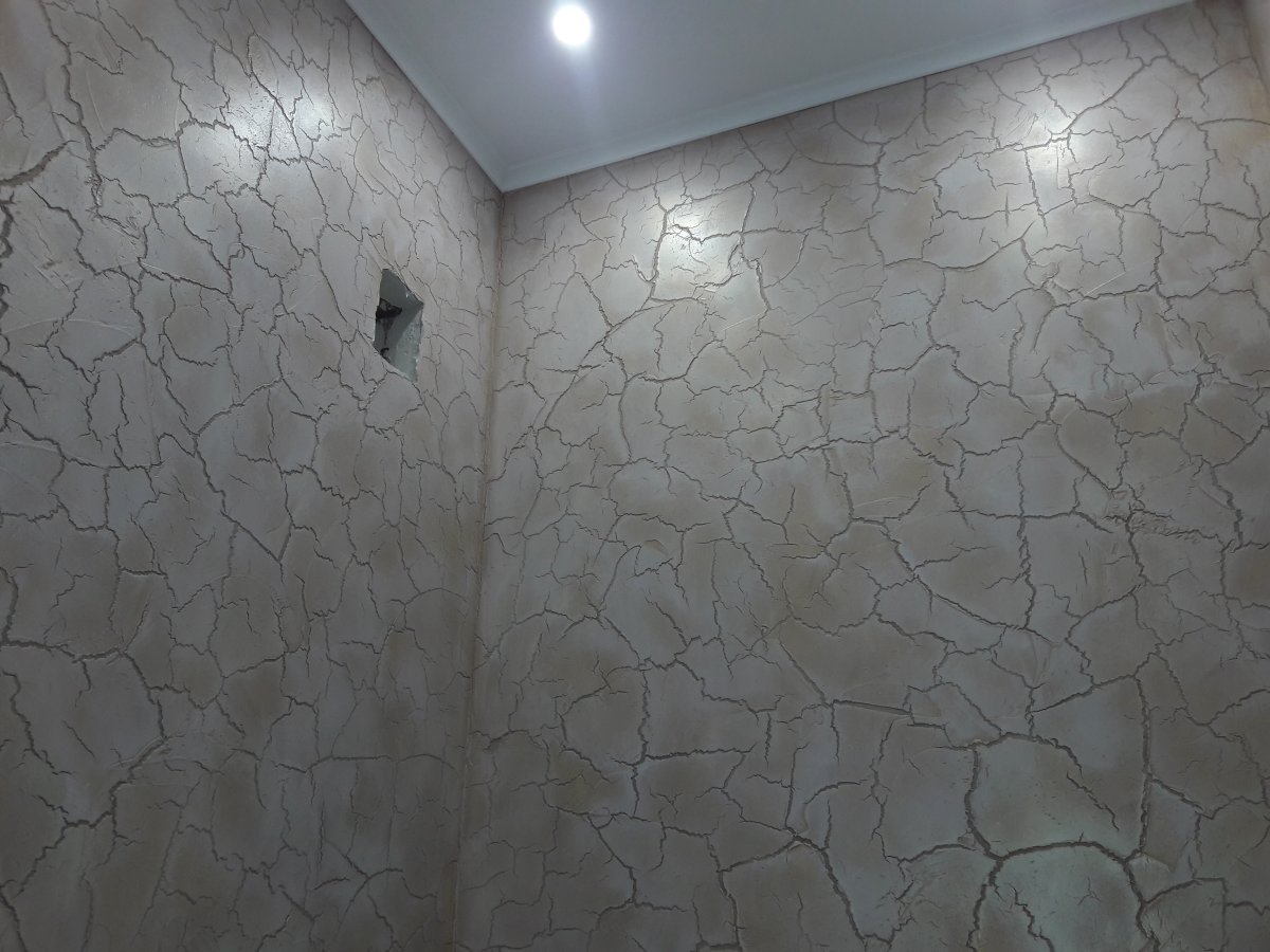 Обои кракелюр в интерьере
