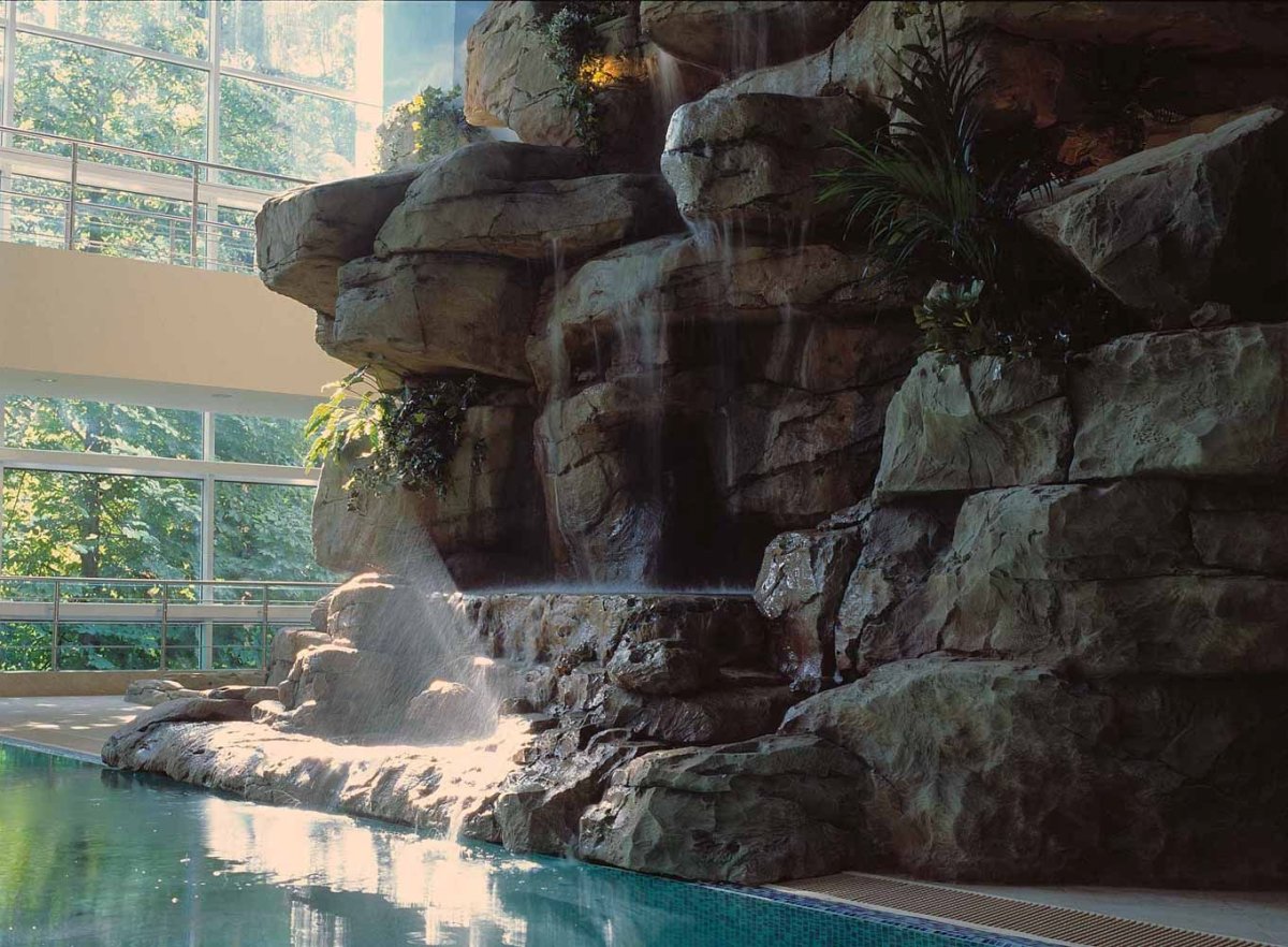 Скальный камень в интерьере