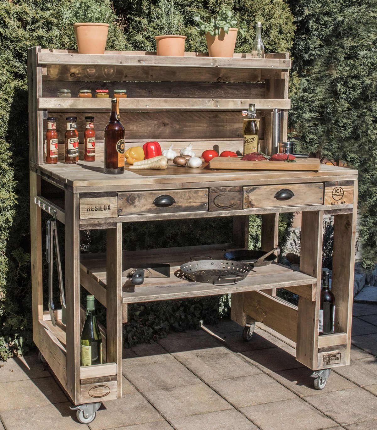 Кухонный стол из паллет