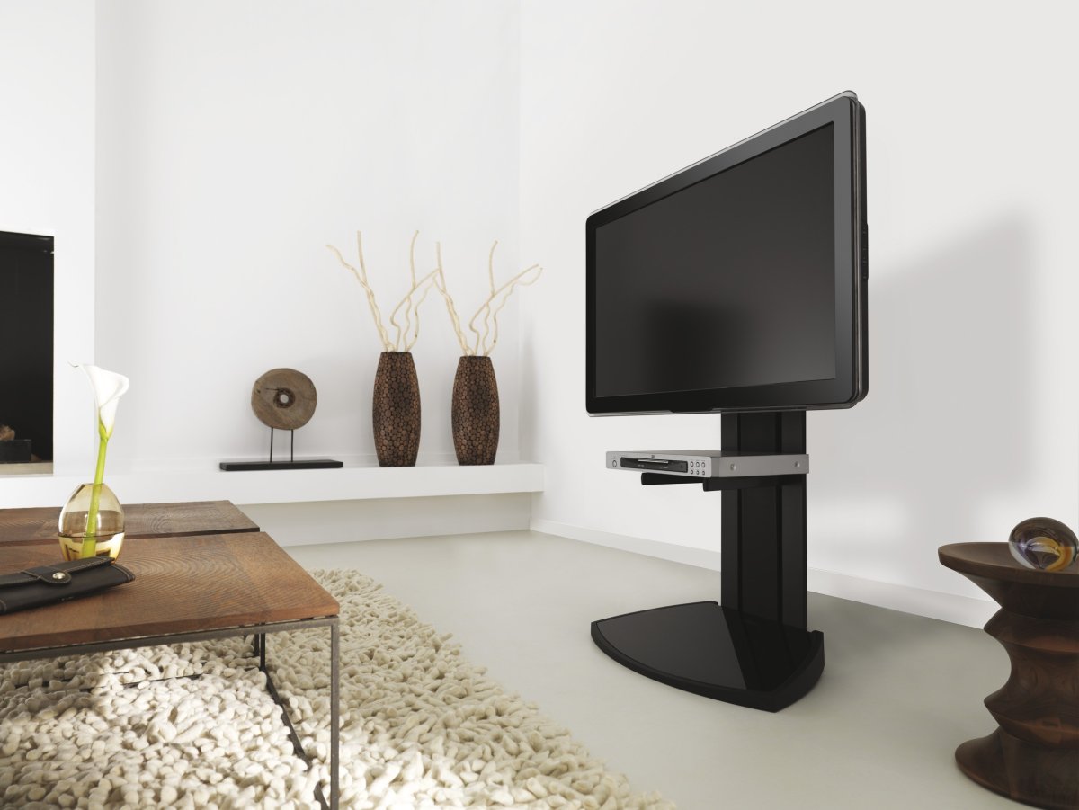 Рамка под телевизор на стене из дерева