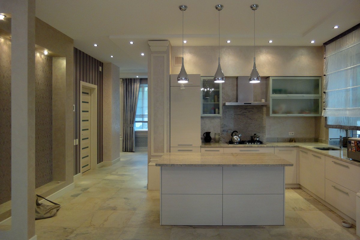 Цвет топленого молока в интерьере кухни