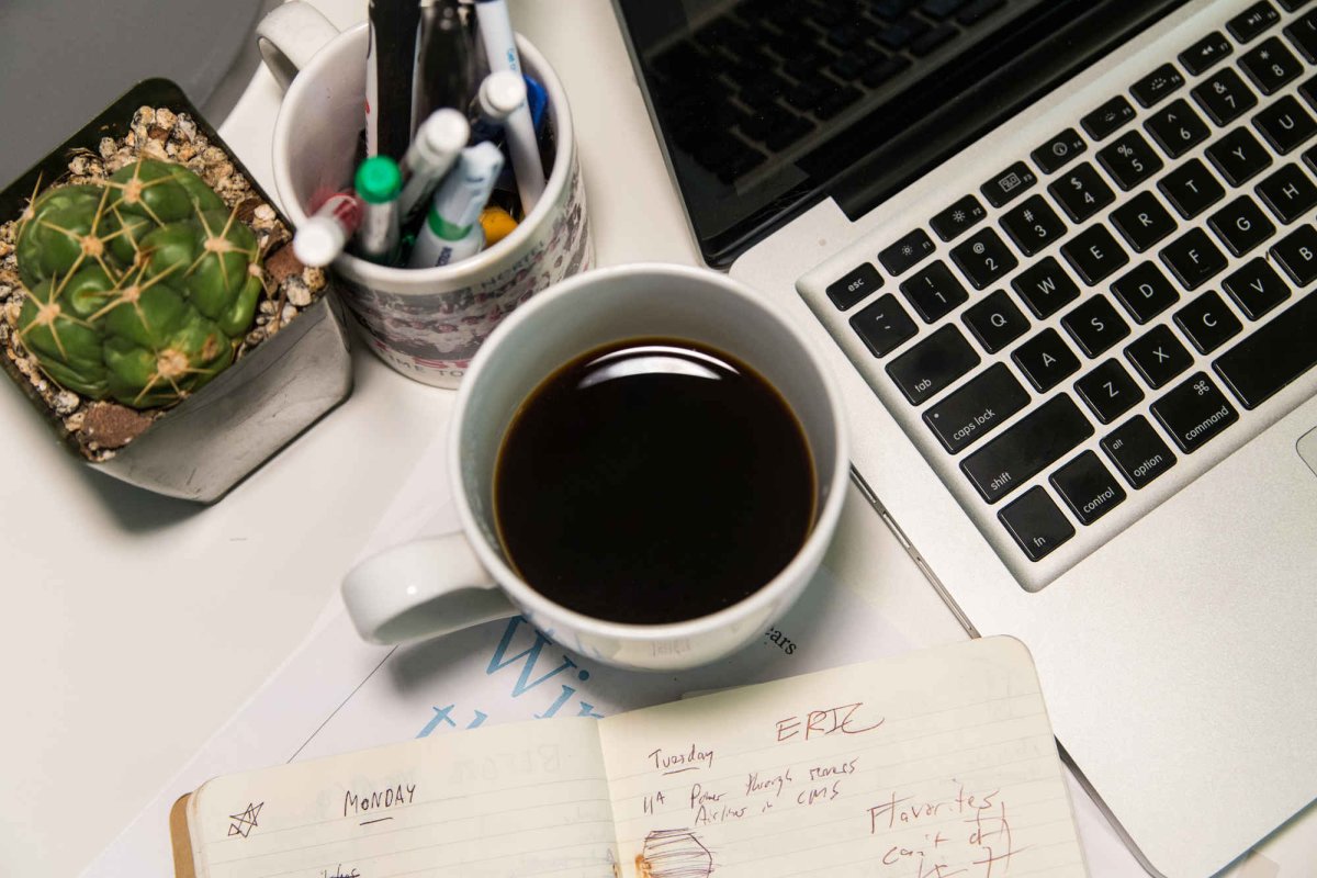 Кружка кофе в офисе