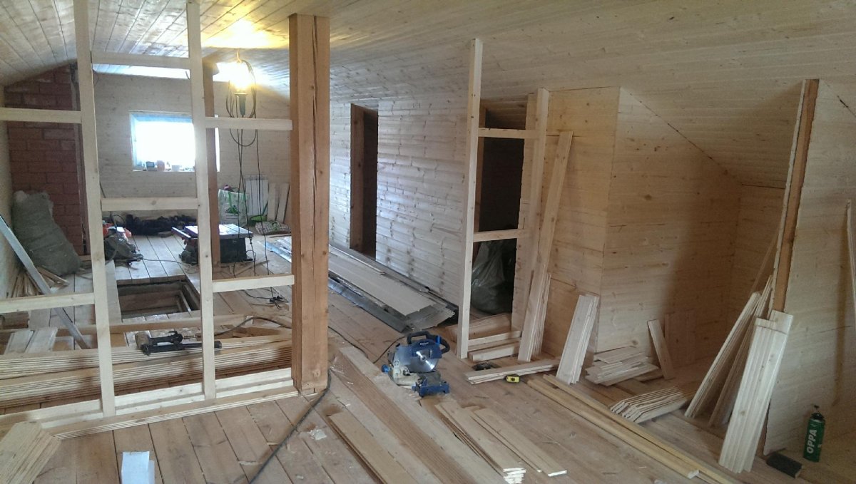 Перегородка из вагонки в деревянном доме