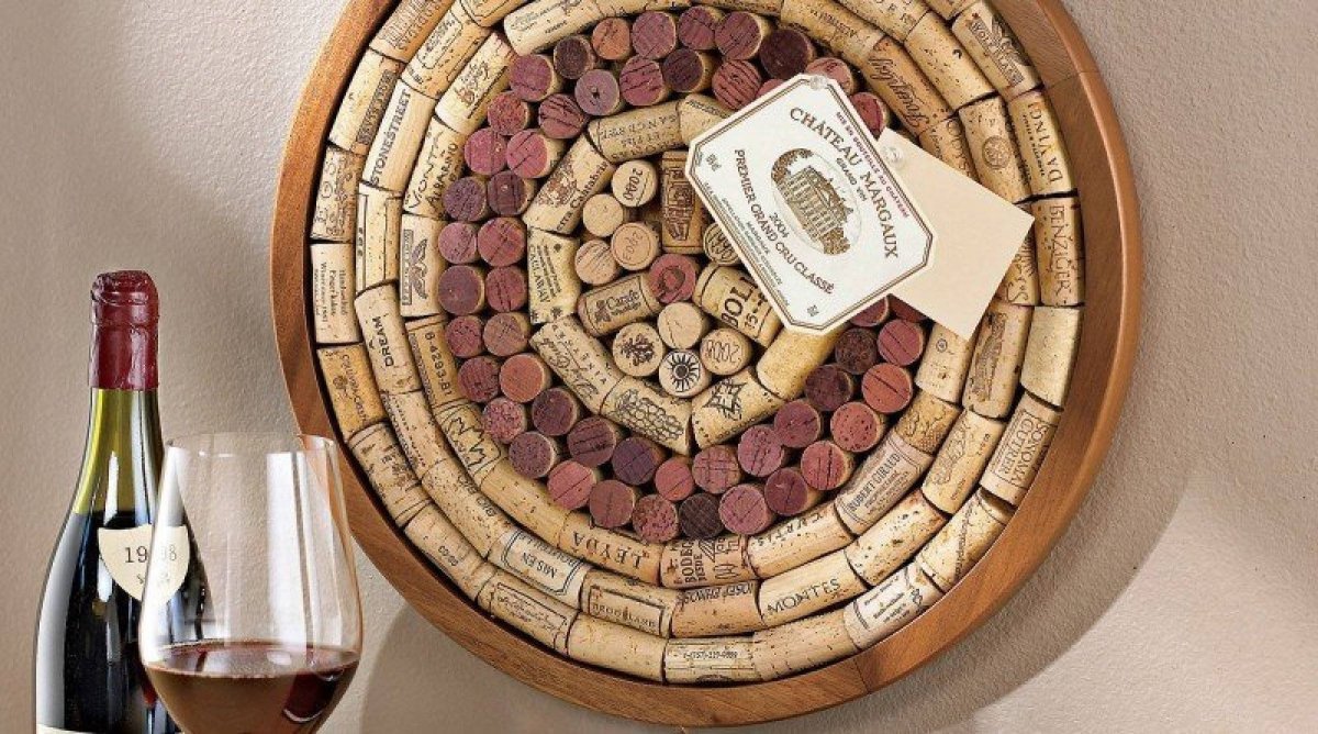 Панно из пробок