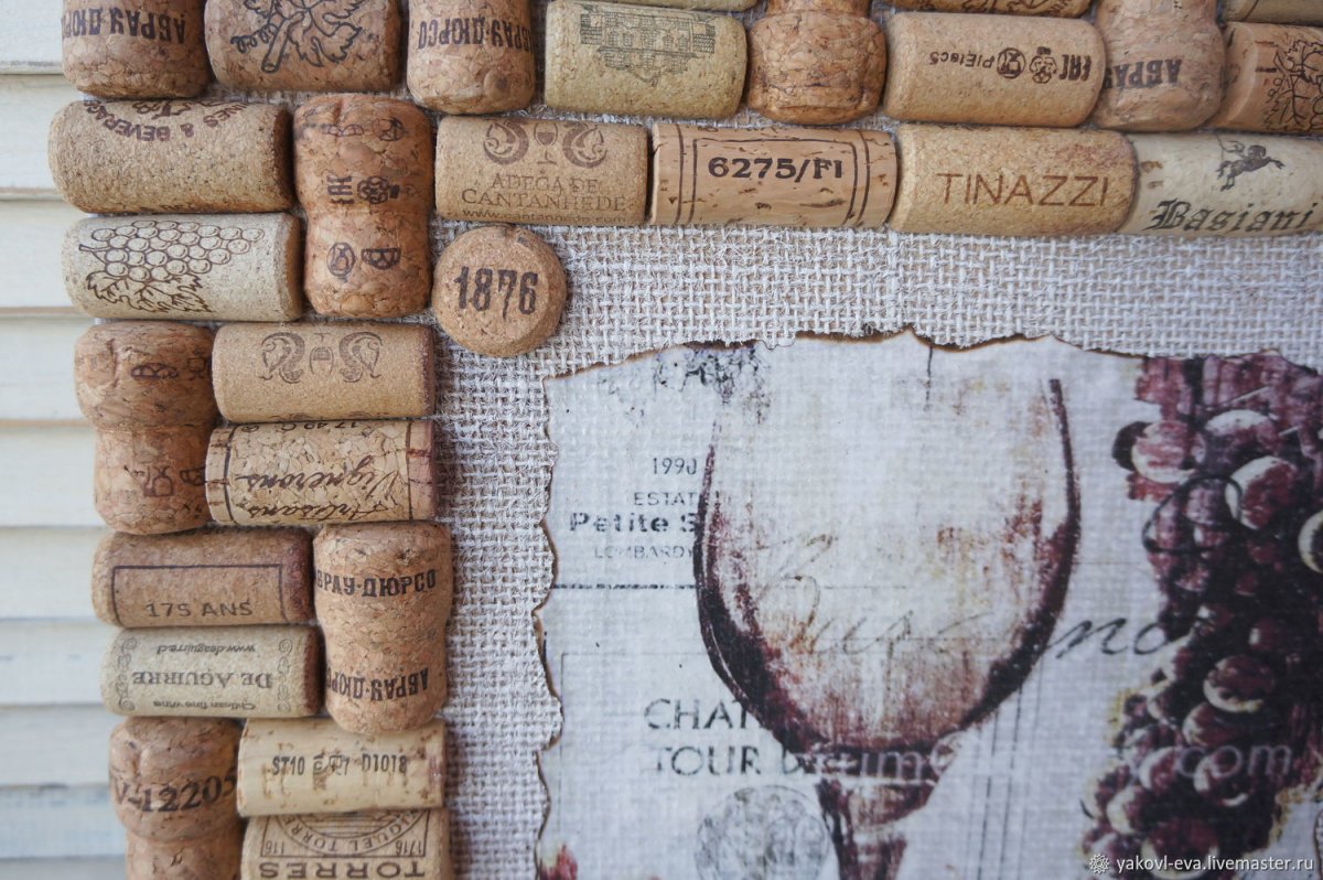 Панно из пробок от шампанского