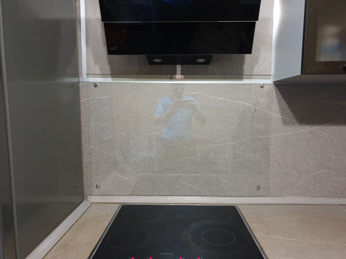 Матовый защитный экран на кухню