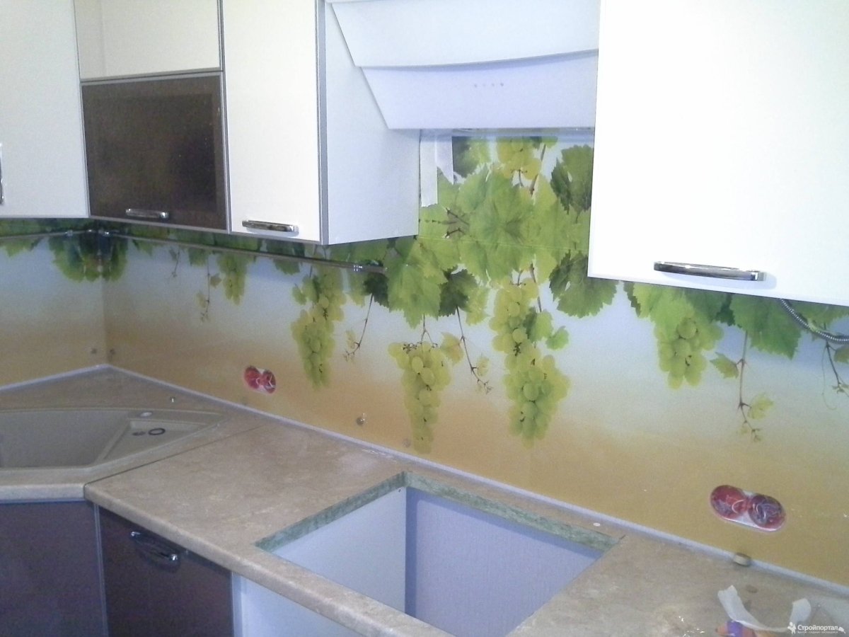 Металлический фартук для кухни