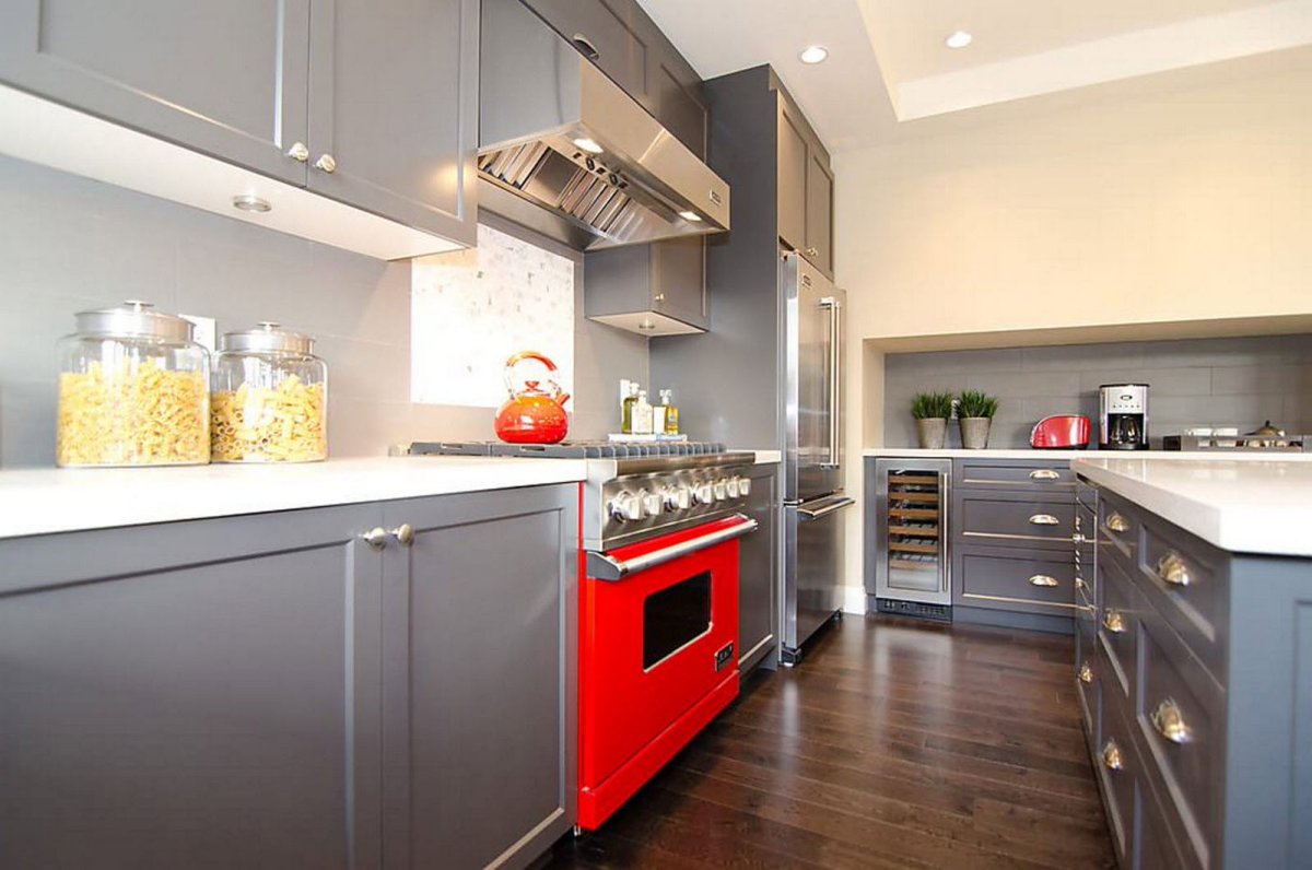 Кухня серого цвета в интерьере