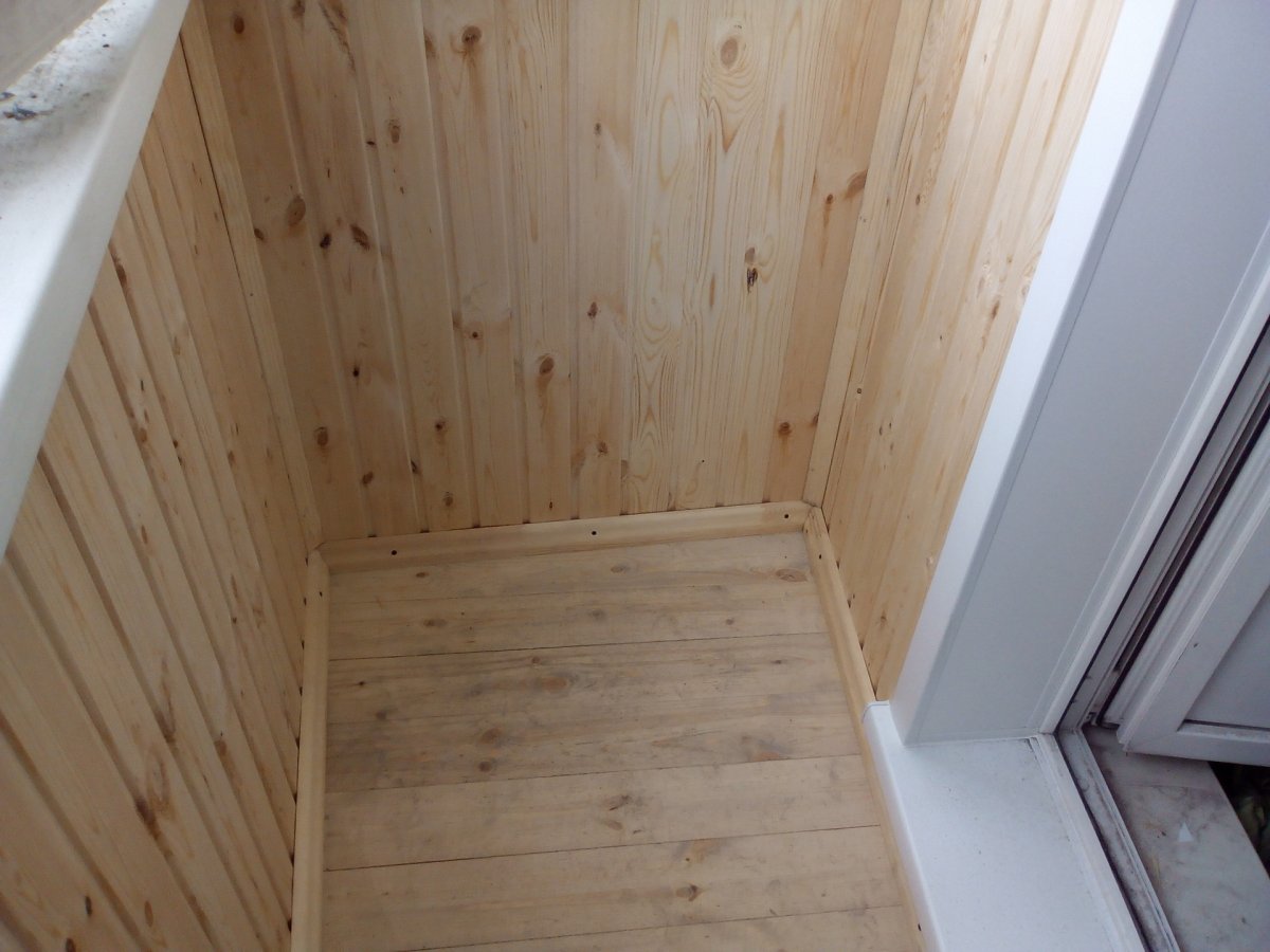 Отделка углов вагонки