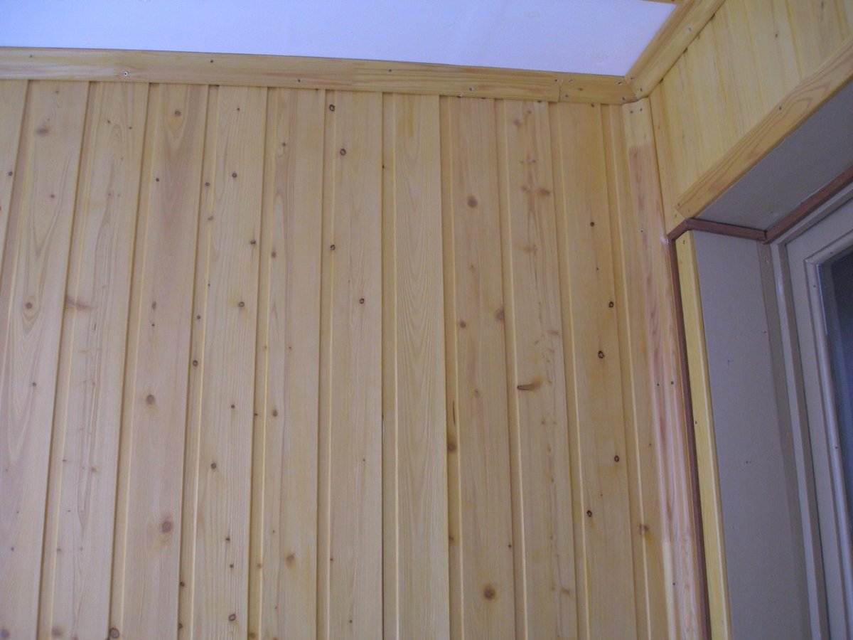 Вагонка на стене