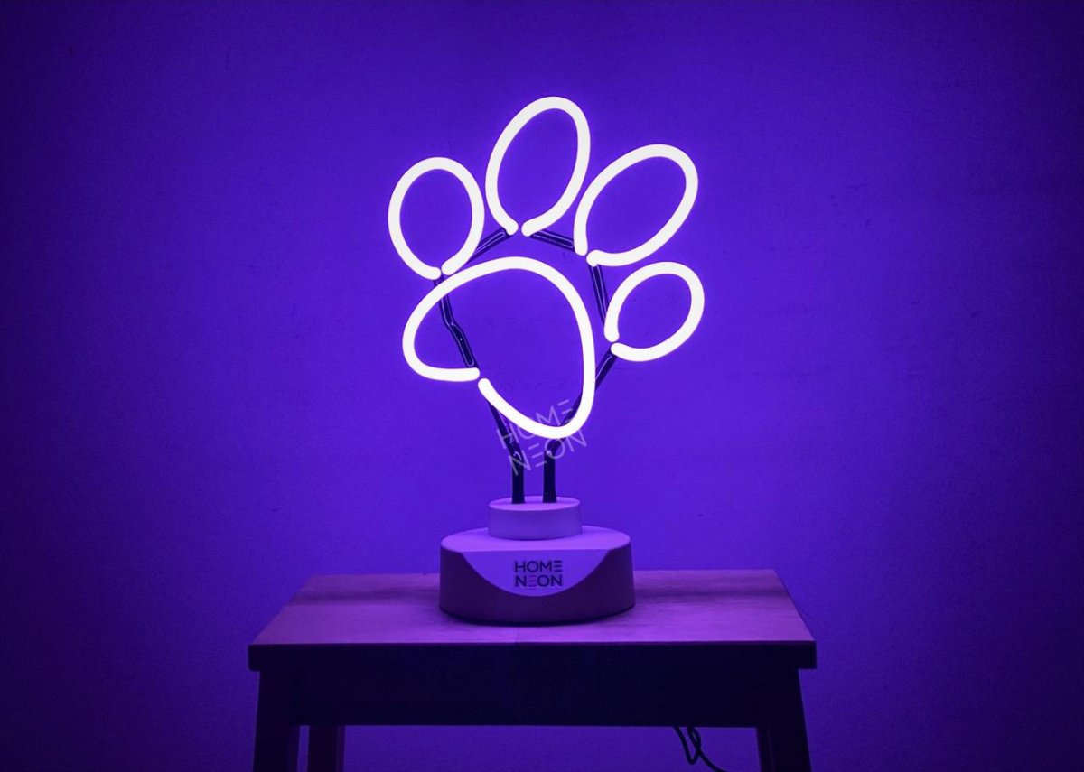 Неоновые губы