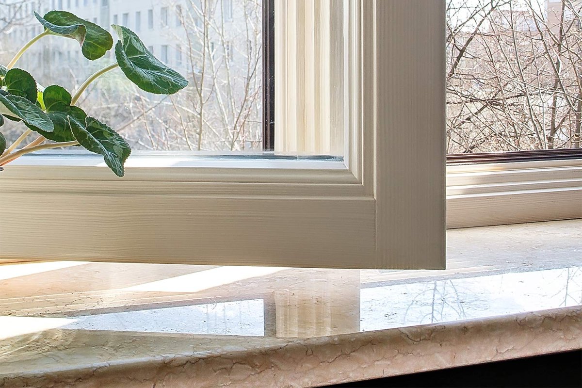 Каменный подоконник