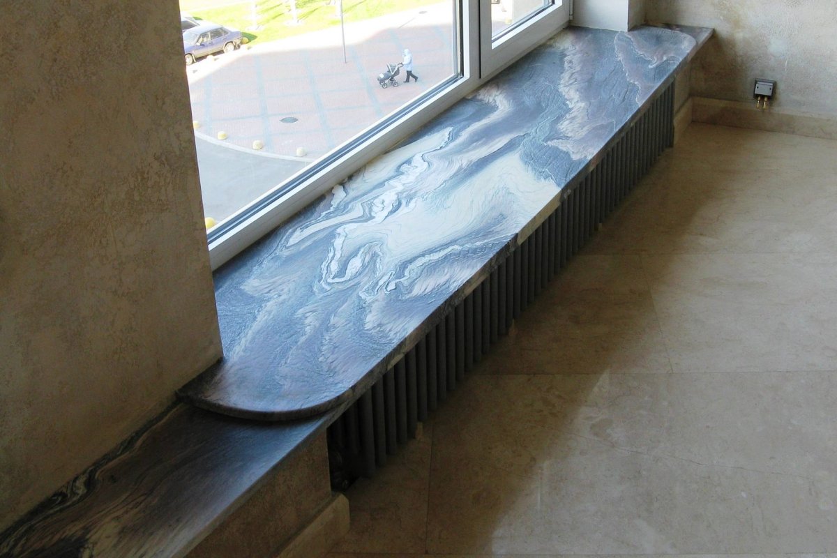 Каменный подоконник