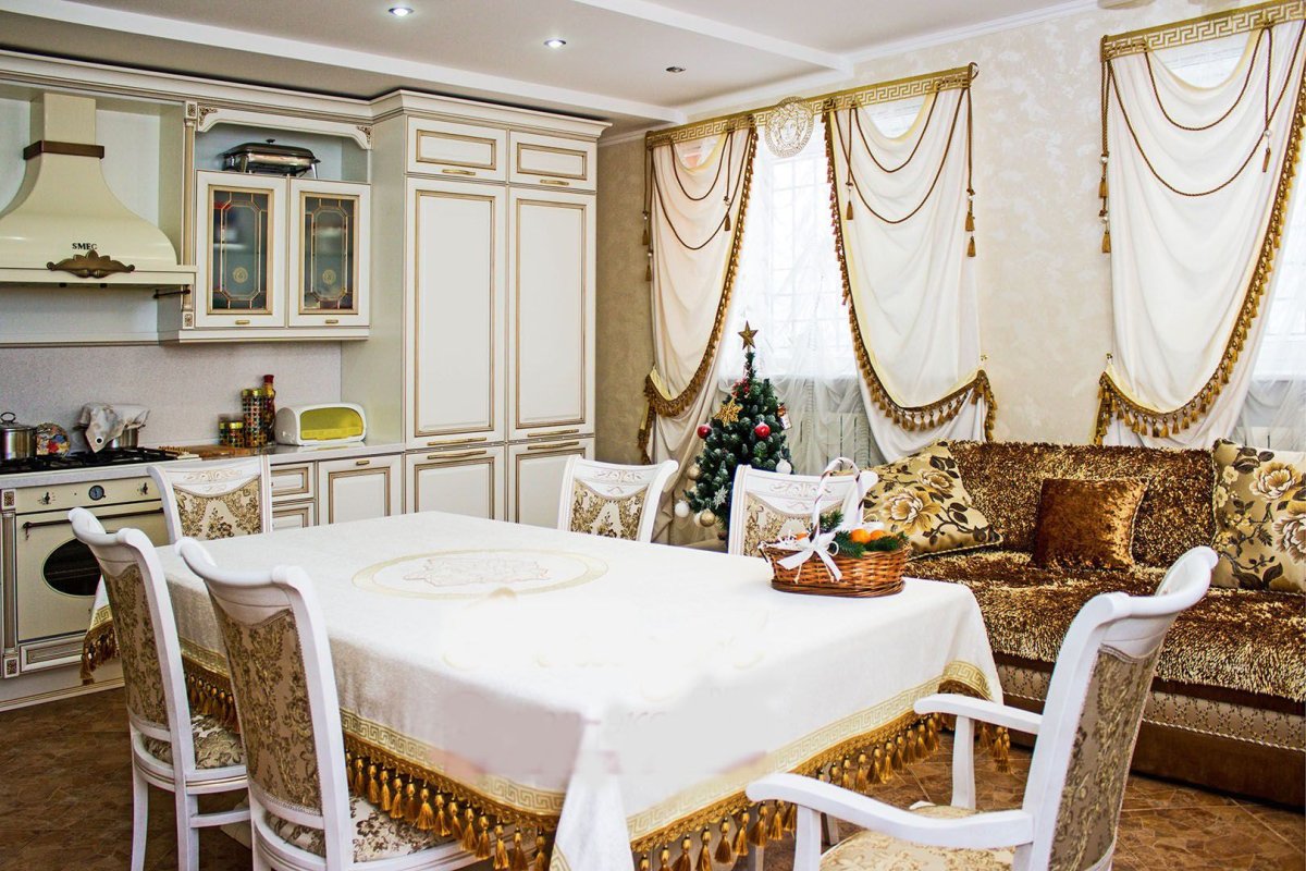 Зеркало над камином