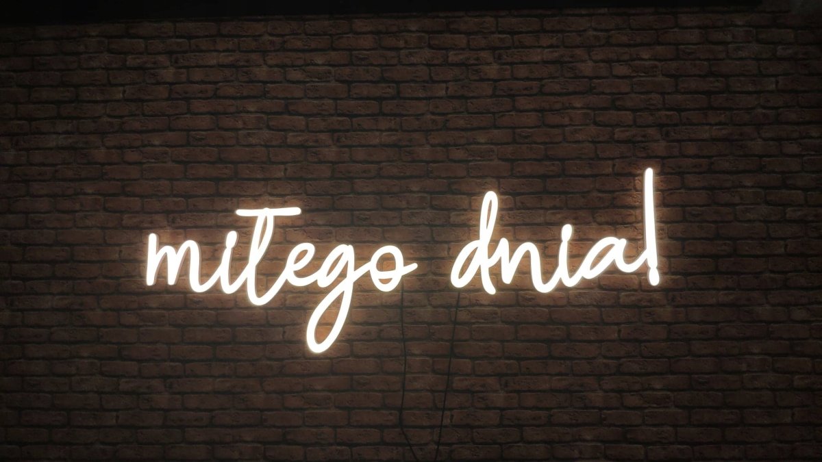 Светодиодные надписи на стену