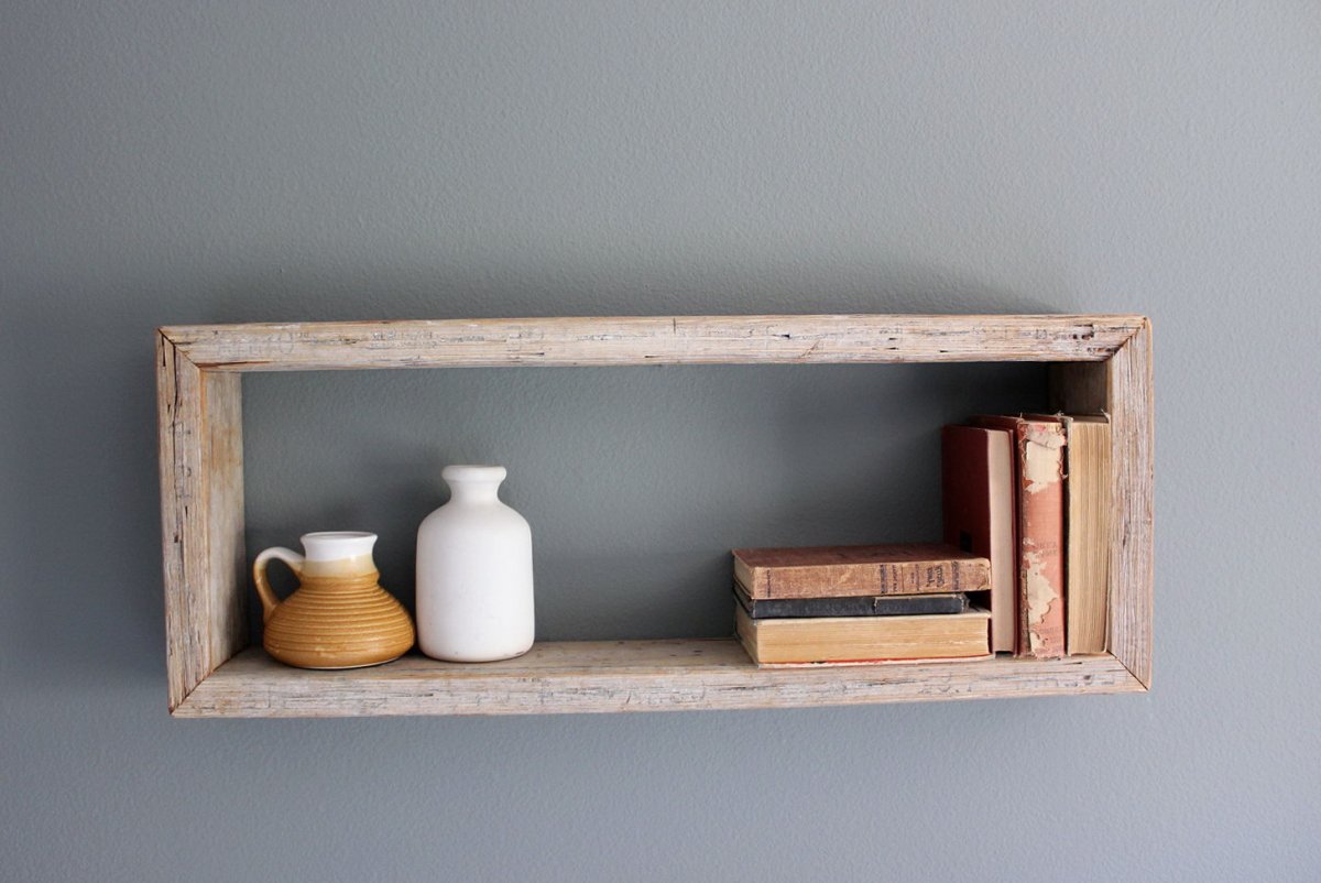 Полки настенные из ящиков