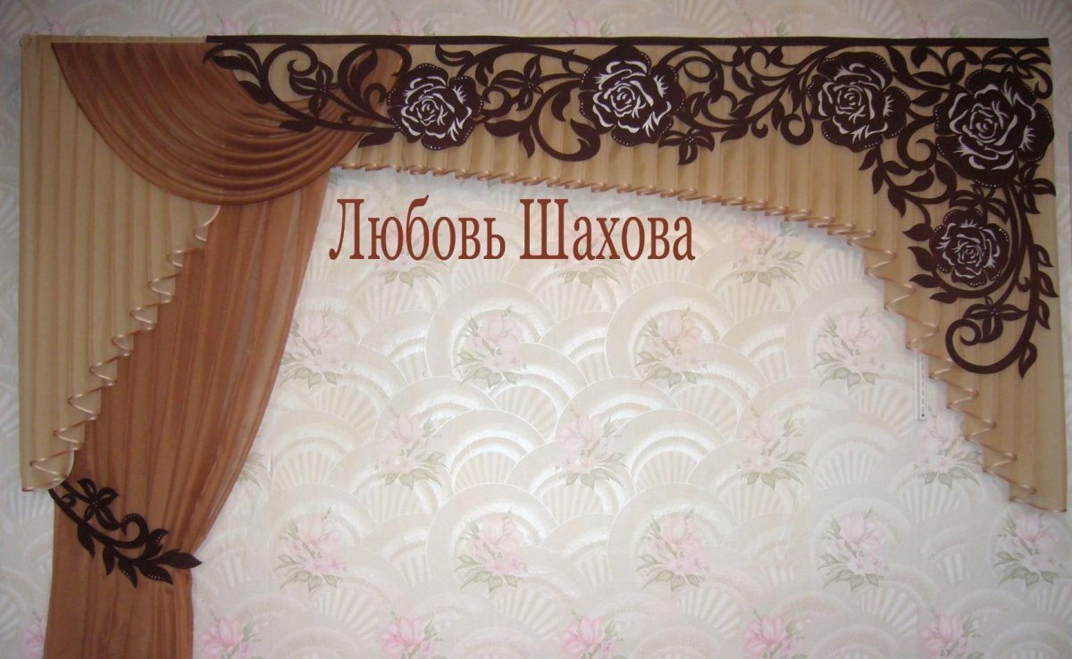 Жесткий ламбрекен бандо