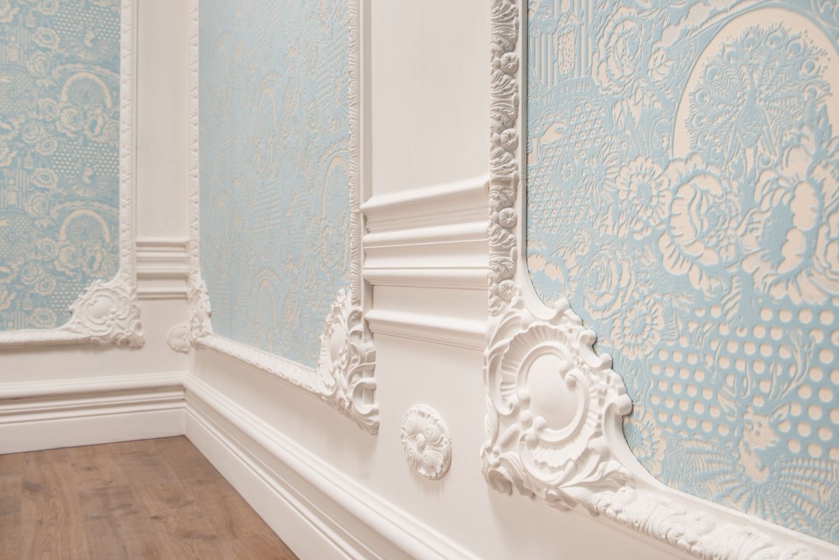 Лепнина на стенах в квартире