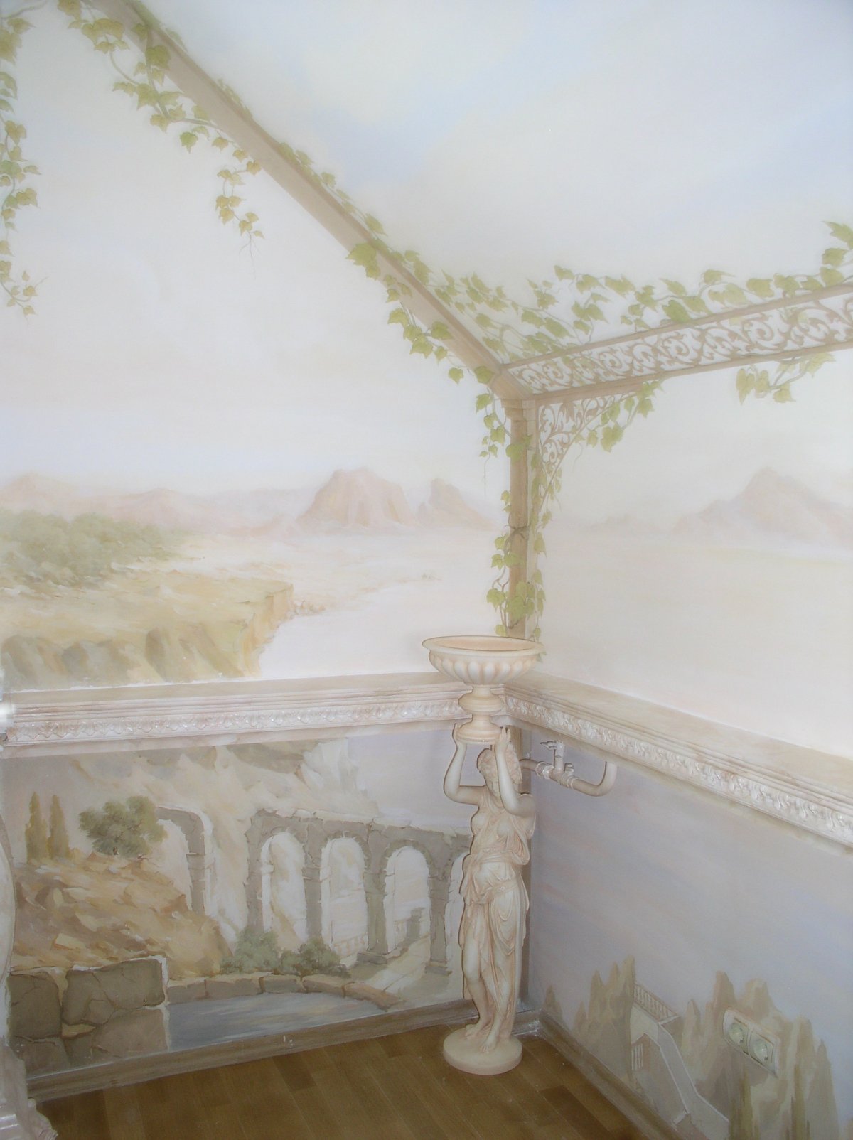 Лепнина на стенах