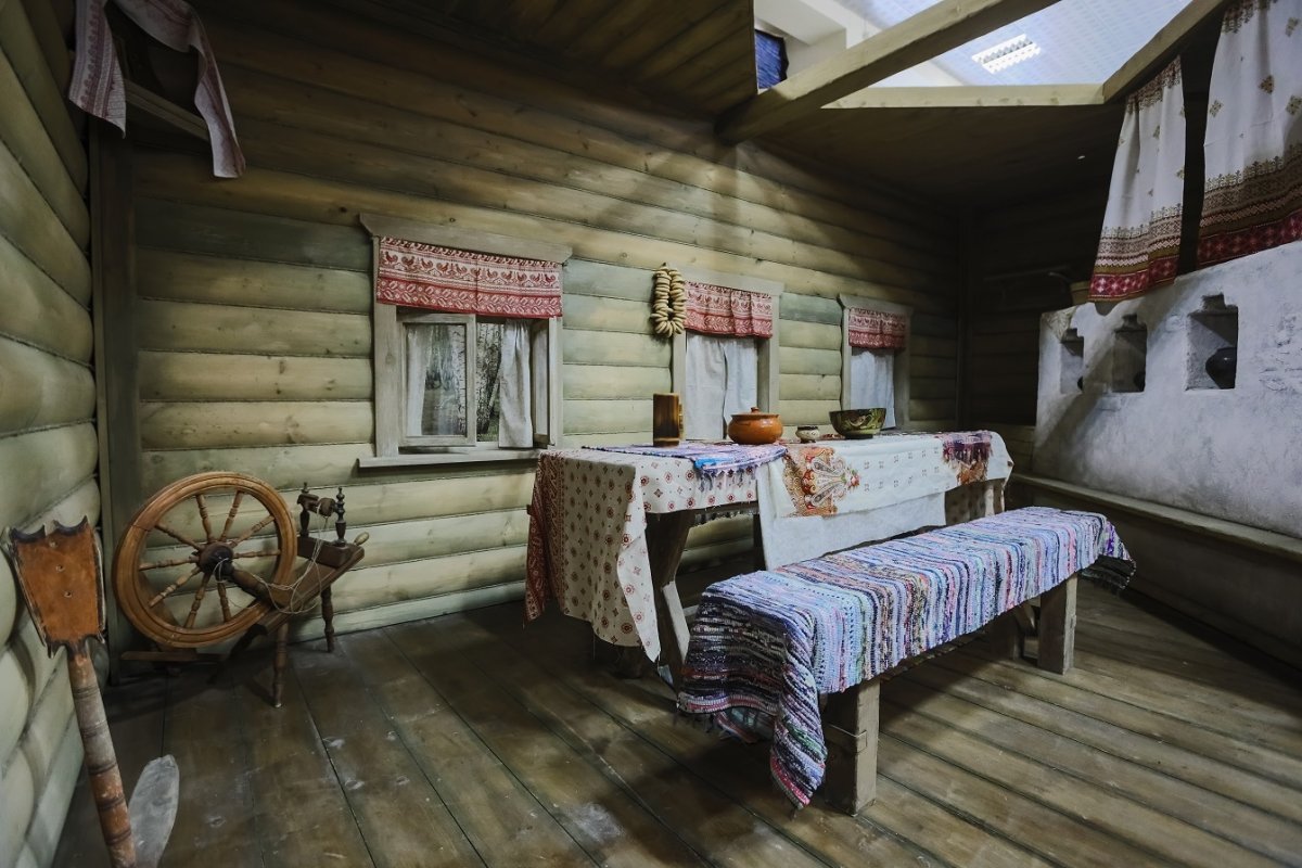 Интерьер избы